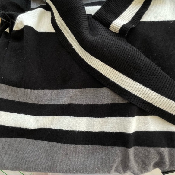 No boundaries striped sweater dress black, white and gray large (11-13) - Picture 4 of 9